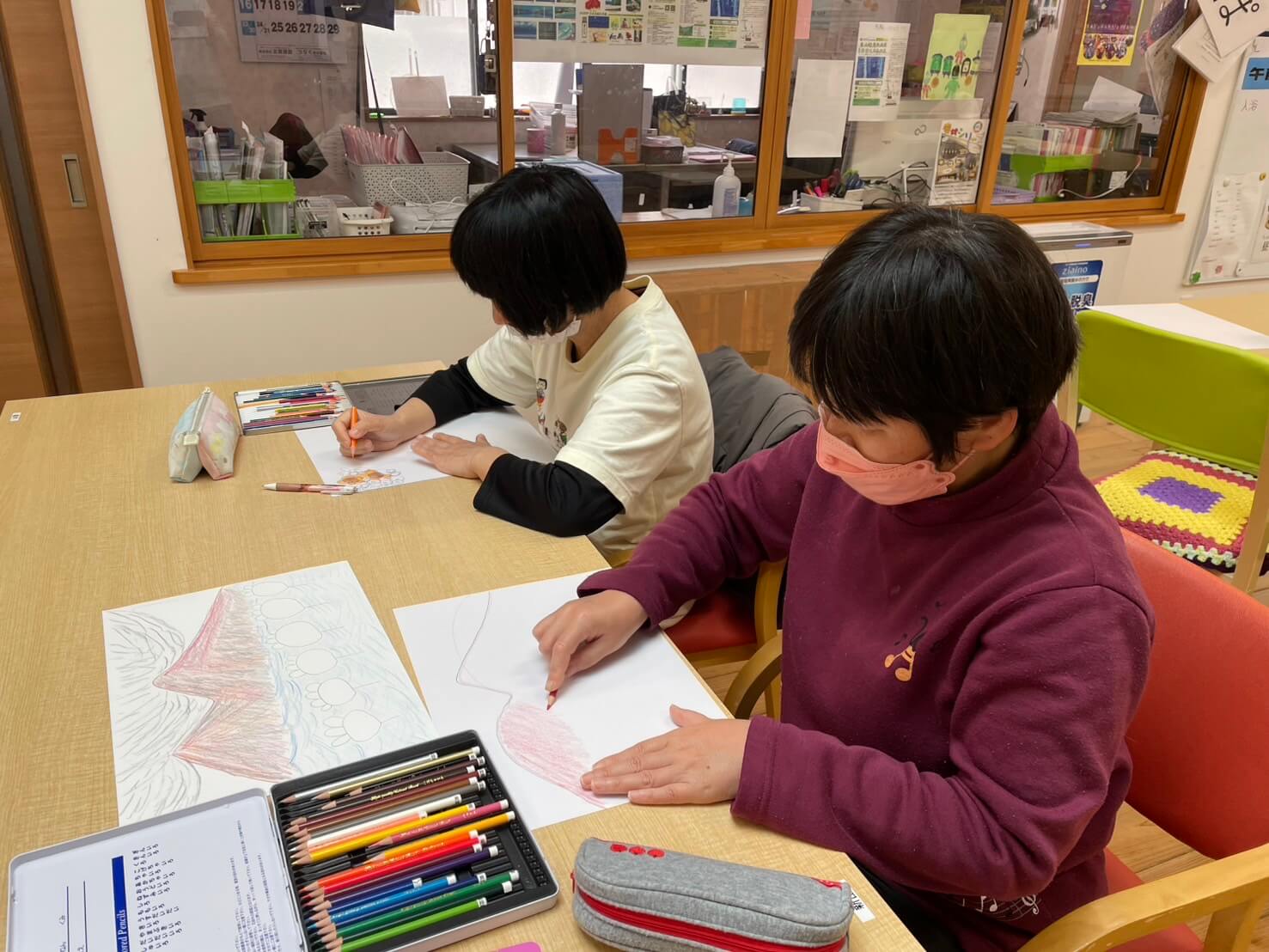 生活介護はぴねす　絵画・作品作り