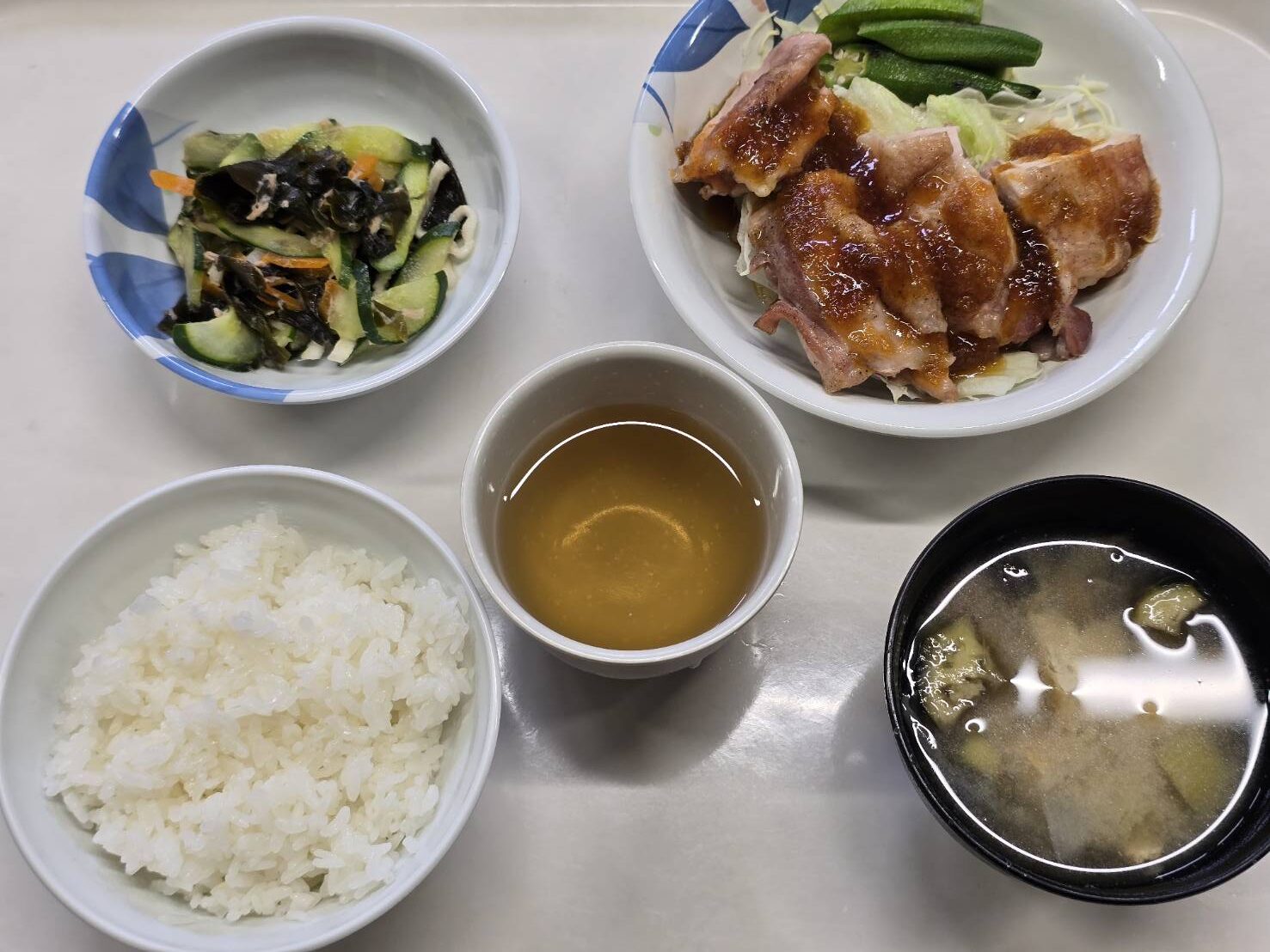 給食